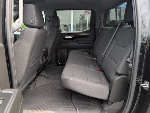 Used 2023 Chevrolet Silverado 1500 LT AWD/4WD image 15