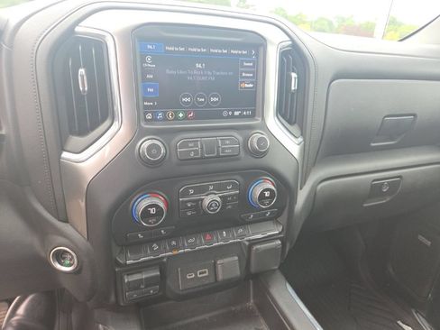 Used 2021 Chevrolet Silverado 1500 LT Trail Boss AWD/4WD image 18