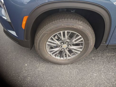 New 2026 Chevrolet Traverse LT w/ Driver Confidence Package image 11