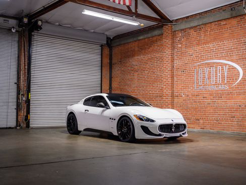 Used 2015 Maserati GranTurismo MC image 8