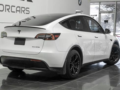 Used 2021 Tesla Model Y Long Range AWD/4WD image 13