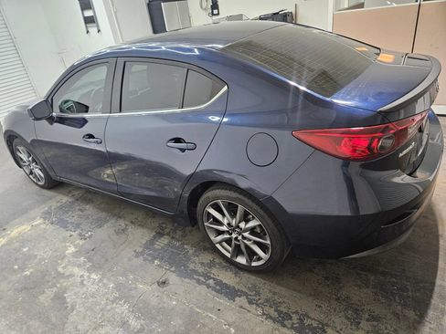Used 2018 MAZDA MAZDA3 Touring FWD image 9