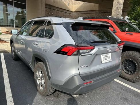 Used 2025 Toyota RAV4 XLE AWD/4WD image 2