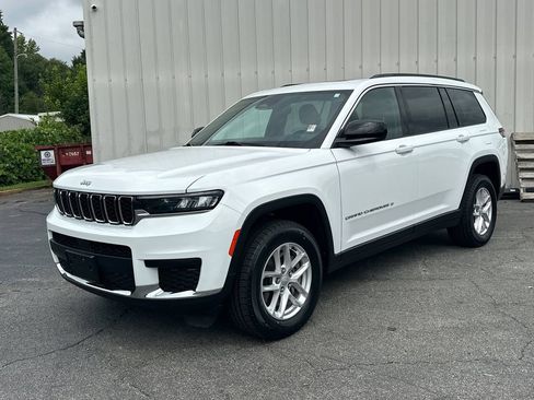 Used 2024 Jeep Grand Cherokee L Laredo RWD image 2
