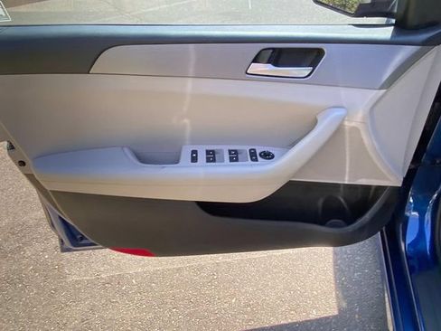 Used 2019 Hyundai Sonata SE FWD image 12