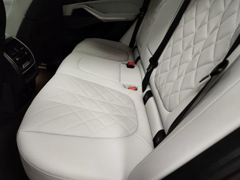 Used 2026 BMW X5 xDrive40i w/ M Sport Package AWD/4WD image 18