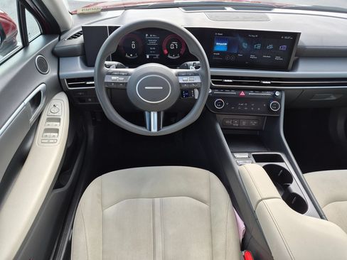 Used 2025 Hyundai Sonata SEL FWD image 29