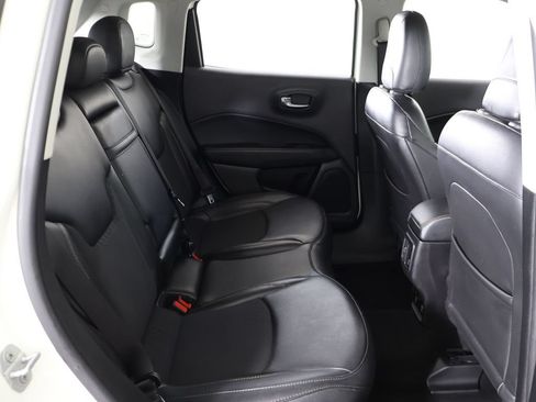 Used 2019 Jeep Compass Latitude FWD image 30
