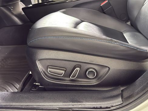 Used 2016 Toyota Prius Four image 14