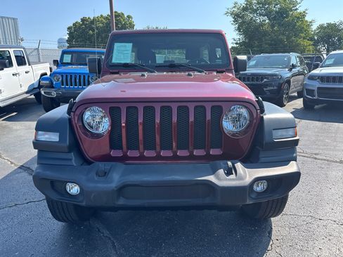 Used 2022 Jeep Wrangler Unlimited Sport AWD/4WD image 2