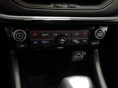 Used 2023 Jeep Compass Latitude w/ Convenience Group AWD/4WD image 19