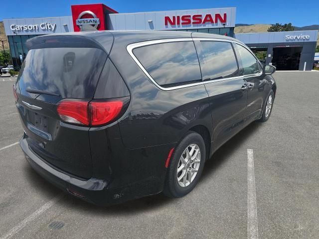 Used 2023 Chrysler Voyager LX FWD image 8