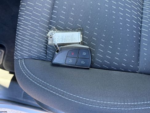 Used 2025 Chevrolet Equinox LT image 22