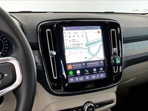 Used 2023 Volvo XC40 B5 Plus w/ Protection Package Premier image 9