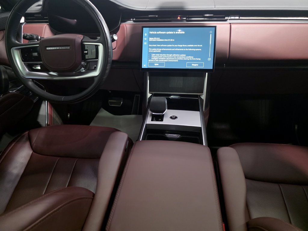 Certified 2025 Land Rover Range Rover Long Wheelbase Autobiography AWD/4WD image 15