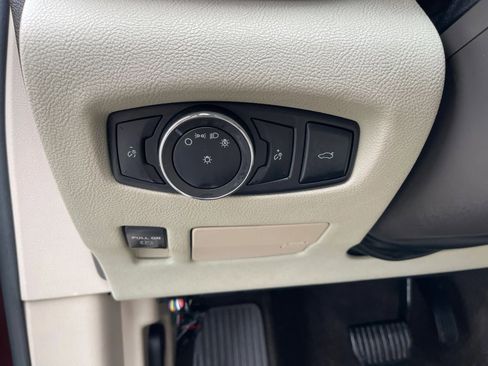 Used 2017 Lincoln Continental Select image 20