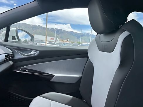 New 2026 Volkswagen ID.4 Pro AWD/4WD image 30