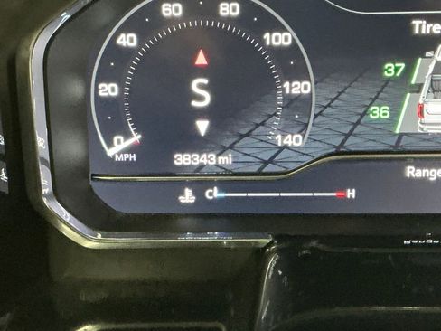 Certified 2024 GMC Sierra 1500 Elevation w/ LPO, Elevation Black Package image 21