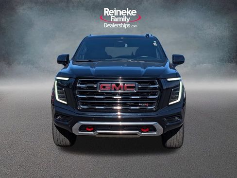 Used 2025 GMC Yukon AT4 AWD/4WD image 2