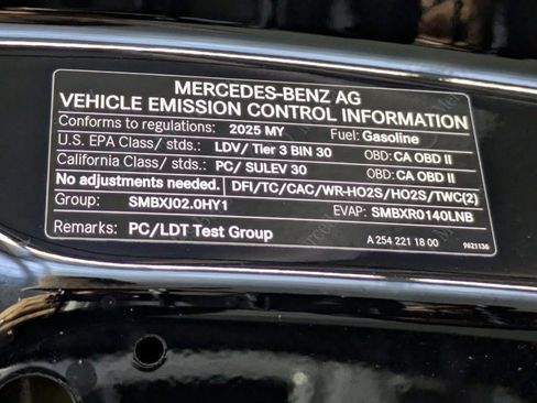 Certified 2025 Mercedes-Benz GLC 300 image 26