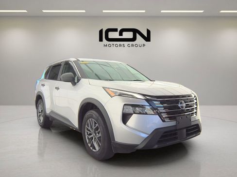 Used 2024 Nissan Rogue S AWD/4WD image 4
