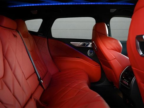 Used 2023 BMW XM image 28