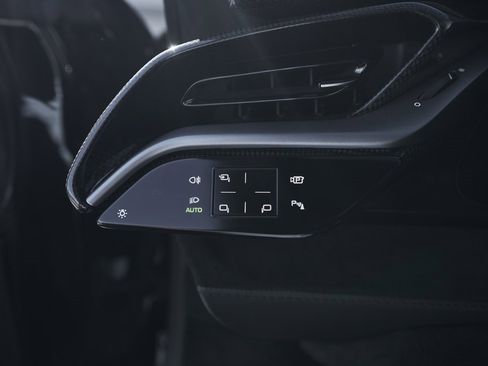 Used 2022 Ferrari SF90 Stradale image 53