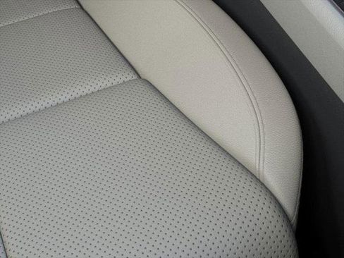 New 2025 Lincoln Aviator Premiere image 16