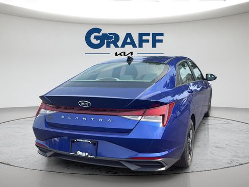 Used 2023 Hyundai Elantra SEL w/ Cargo Package FWD image 9