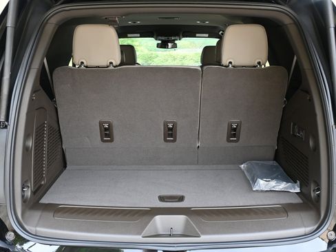 Used 2025 Chevrolet Tahoe LT w/ Comfort Package image 19