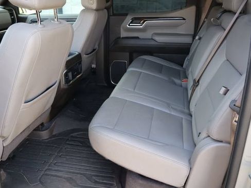 Used 2023 GMC Sierra 1500 SLT AWD/4WD image 6