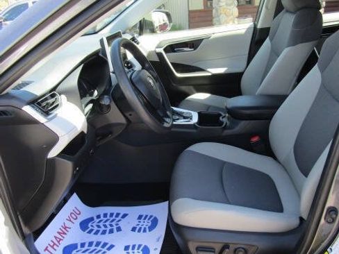 Used 2025 Toyota RAV4 XLE w/ Convenience Package AWD/4WD image 7