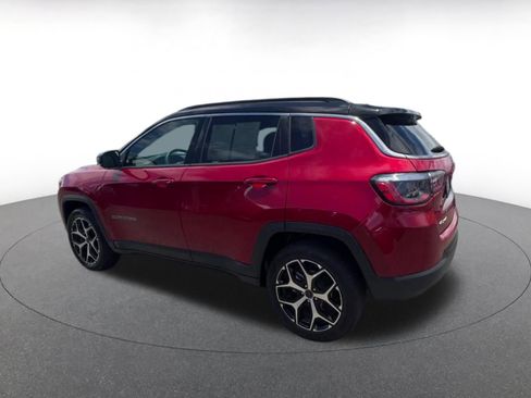 Used 2025 Jeep Compass Limited AWD/4WD image 10