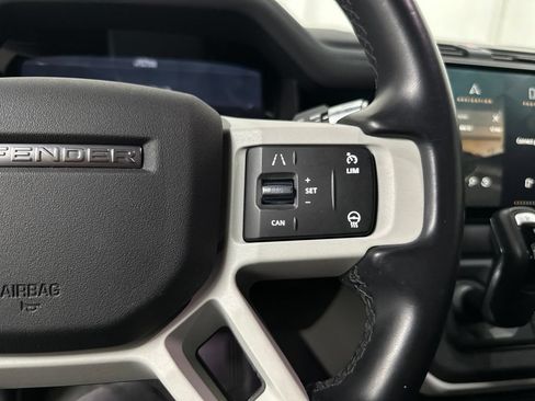 Used 2022 Land Rover Defender 110 X-Dynamic SE AWD/4WD image 41