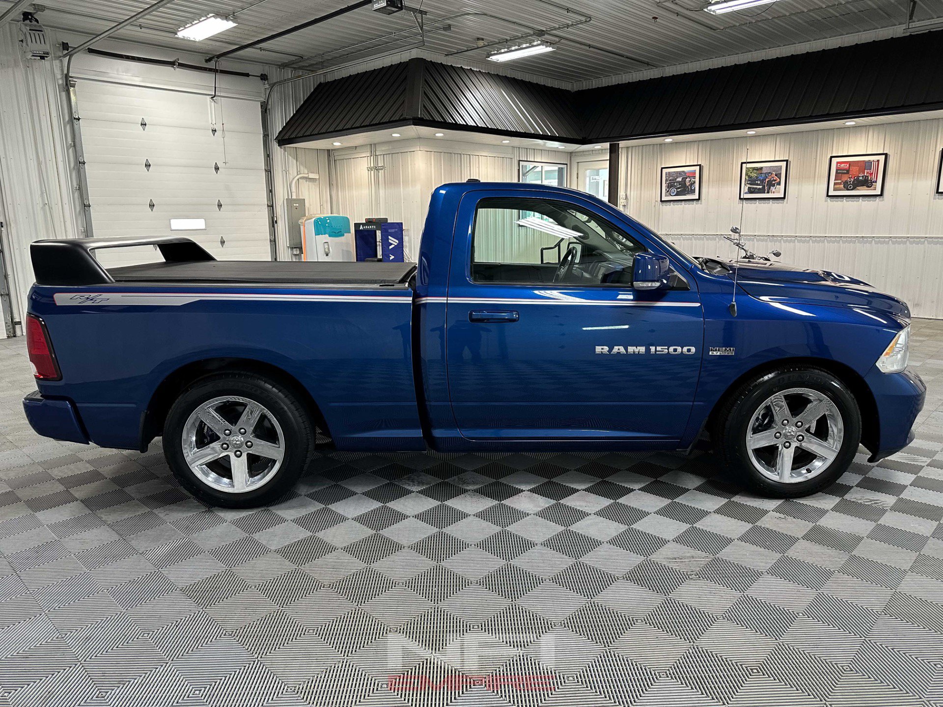 Used 2011 RAM 1500 R/T w/ Remote Start & Security Group RWD image 7