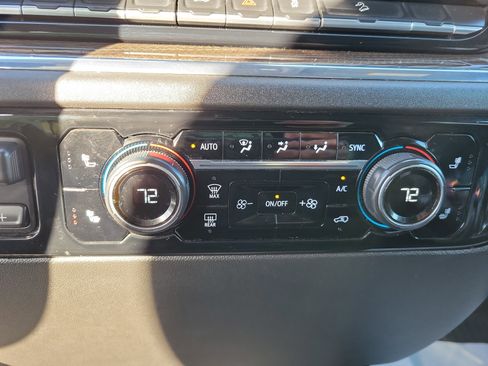 Used 2024 Chevrolet Silverado 2500 LT image 24