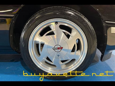Used 1988 Chevrolet Corvette Coupe RWD image 11