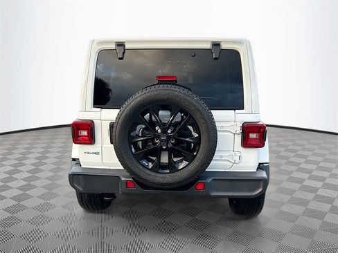 Used 2021 Jeep Wrangler Unlimited Sahara image 7