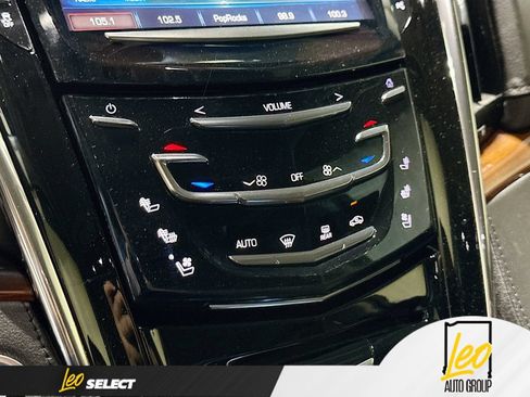 Used 2017 Cadillac Escalade Luxury AWD/4WD image 19