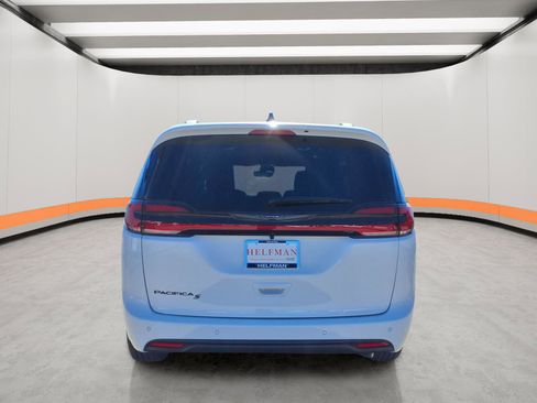New 2026 Chrysler Pacifica Select w/ S Appearance Package image 5