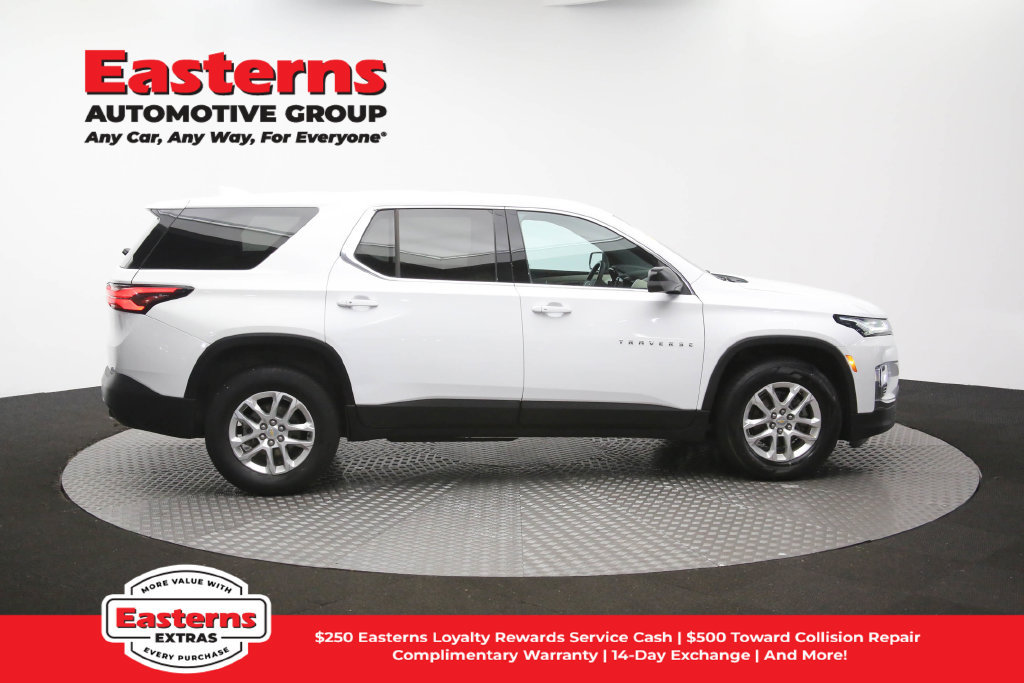 Used 2023 Chevrolet Traverse LS FWD image 43
