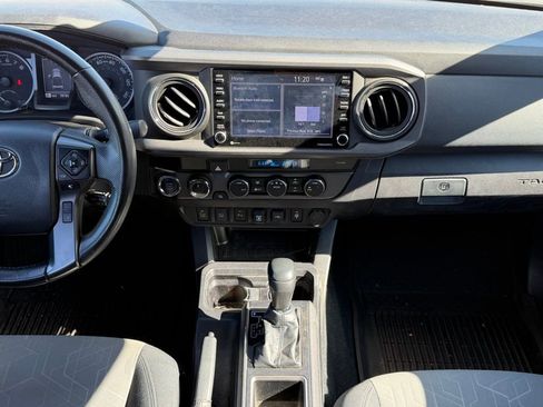 Used 2021 Toyota Tacoma TRD Off-Road w/ Technology Package image 17