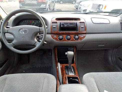 Used 2004 Toyota Camry LE image 7