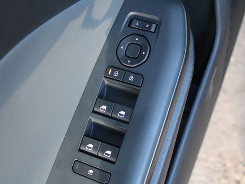 New 2025 Kia K4 LX image 19