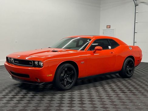 Used 2009 Dodge Challenger R/T image 1