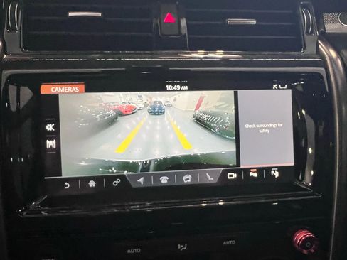 Used 2019 Land Rover Discovery HSE image 24