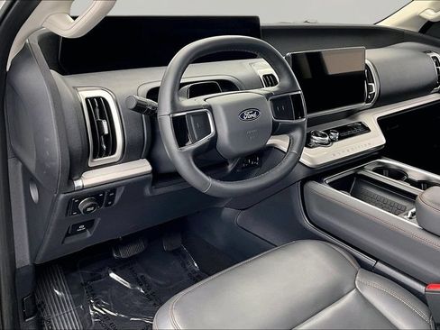 Certified 2025 Ford Expedition Active AWD/4WD image 14