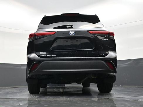Used 2021 Toyota Highlander XLE AWD/4WD image 23