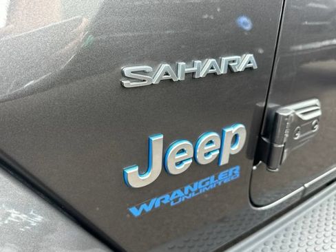 Used 2022 Jeep Wrangler Unlimited Sahara w/ Cold Weather Group AWD/4WD image 23