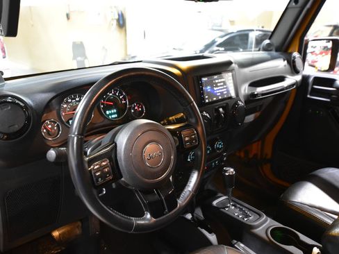 Used 2014 Jeep Wrangler Unlimited Sahara AWD/4WD image 16